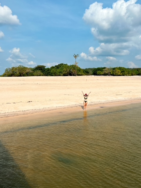 Praia da Ponta de Muretá em Alter do chão pará